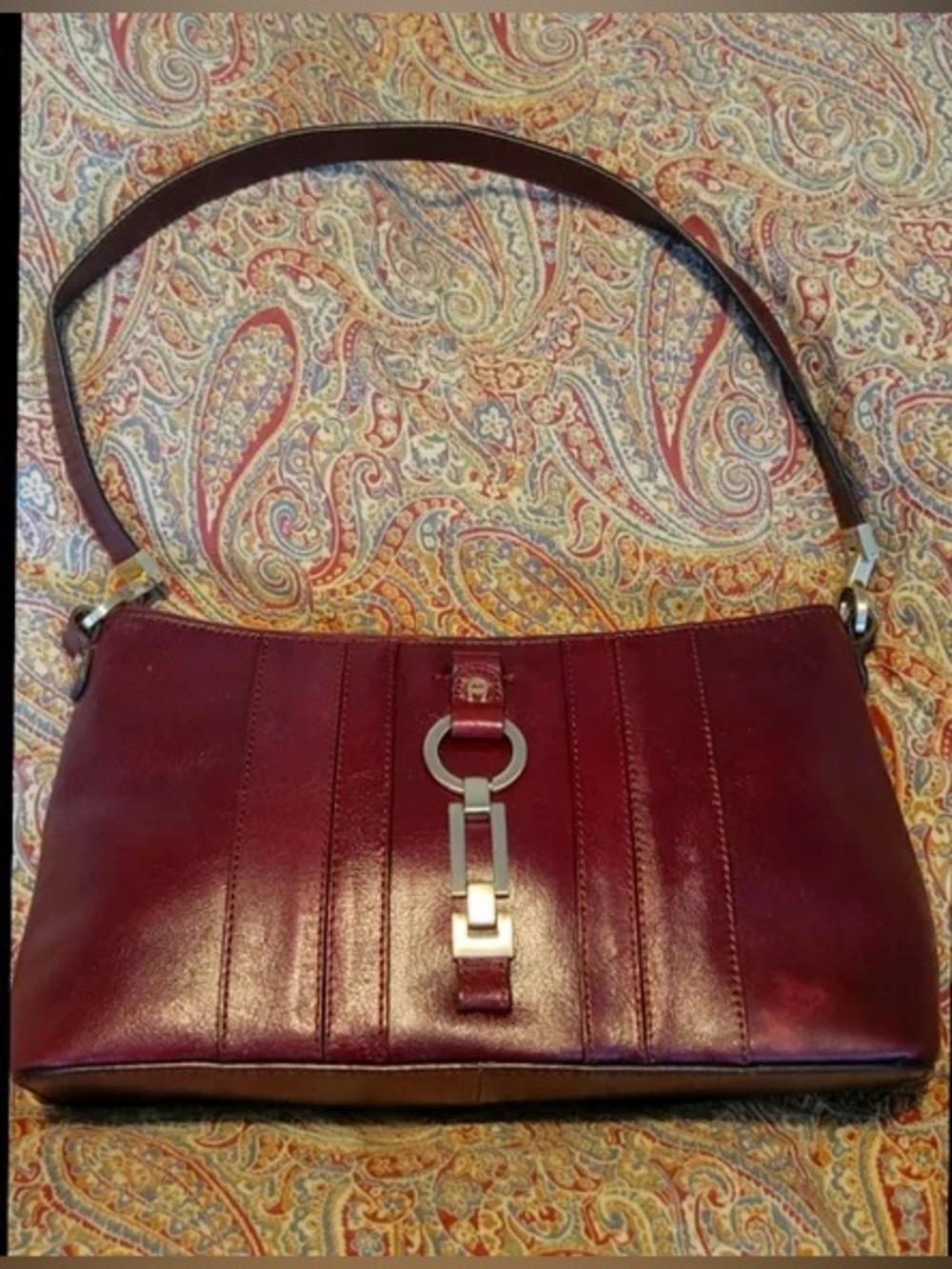 Etienne Aigner Vienna Oxblood Leather Shoulder Bag Vintage Gold Hardware - Picture 2 of 16